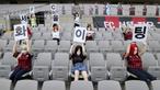 Sejumlah boneka menghiasi tribun penonton saat pertandingan FC Seoul Kontra Gwangju FC di Seoul World Cup Minggu (17/5/2020). FC Seoul menempatkan boneka untuk menghidupkan atmosfer pertandingan. (AP/Ryu Young-suk)