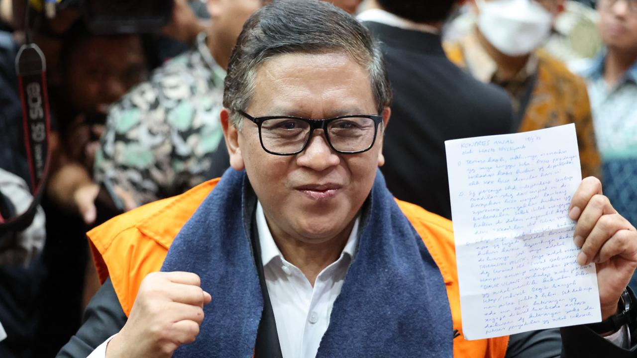 Jelang Sidang Perdana, Hasto: Saya Hadapi dengan Kepala Tegak dan Mulut Tersenyum