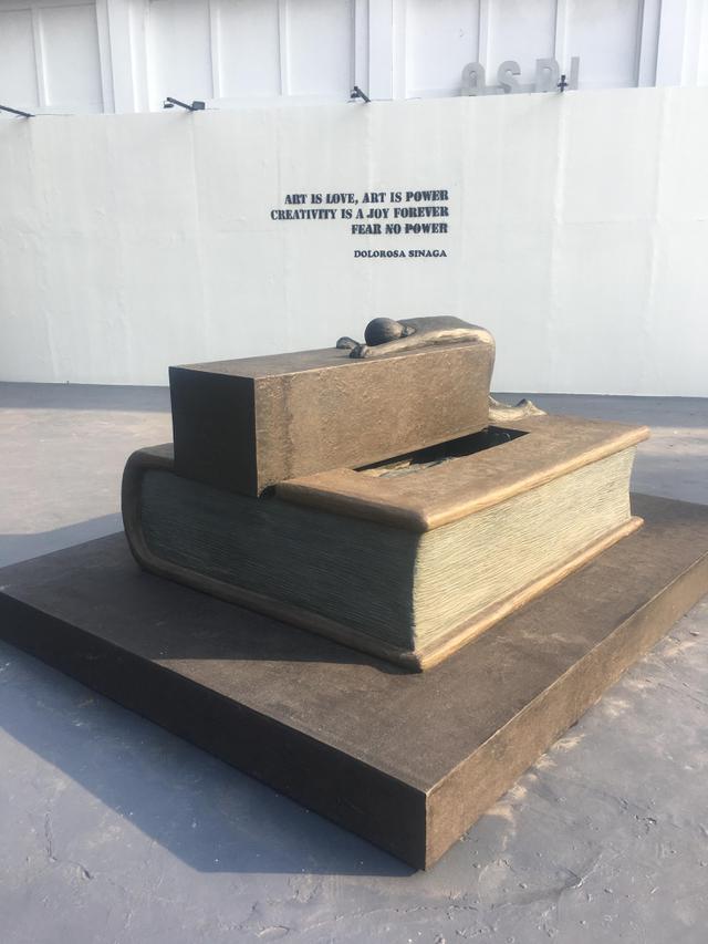 Monument of Indonesian History of Mass Murdered 1965-1966 by Dolorosa Sinaga. Photo by: Denny Marhendri.
