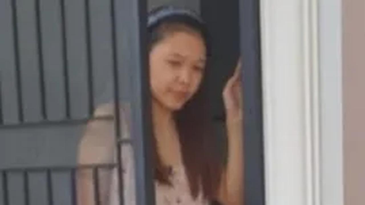 Kurir Antar Paket Diterima Seorang Wanita Dikira ART-nya, Langsung Salting Jelaskan pada Pemilik Rumah saat Diberitahu 'Itu Istri Saya Pak