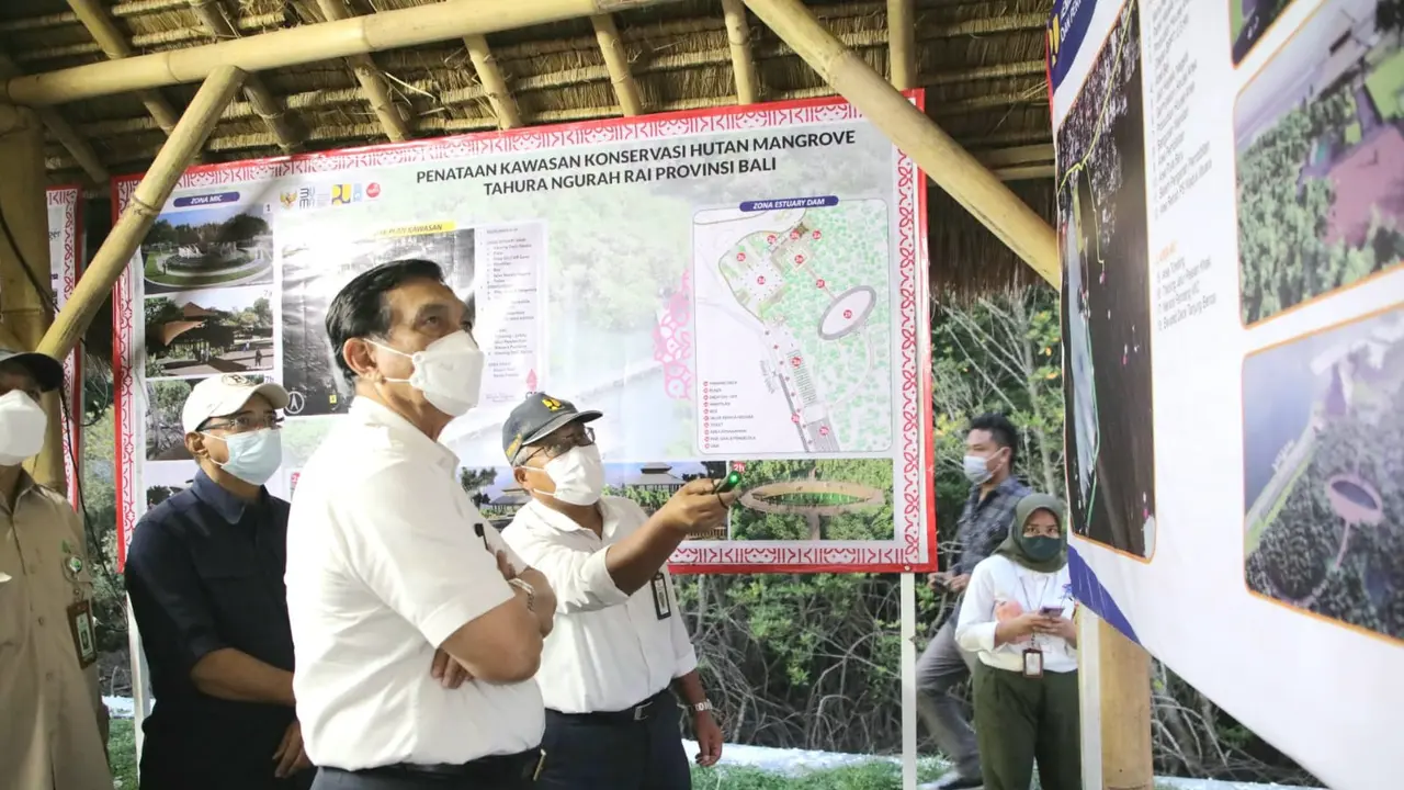 Menko Marves Luhut Binsar Pandjaitan meninjau kesiapan infrastruktur venue G20. (Dok. Kemenko Marves)