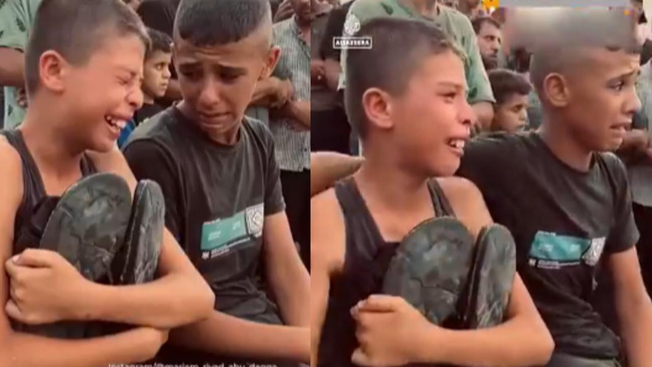 Jerit Tangis Bocah Laki-laki di Gaza, Peluk Sepatu Mendiang Ayah yang Dibunuh Israel