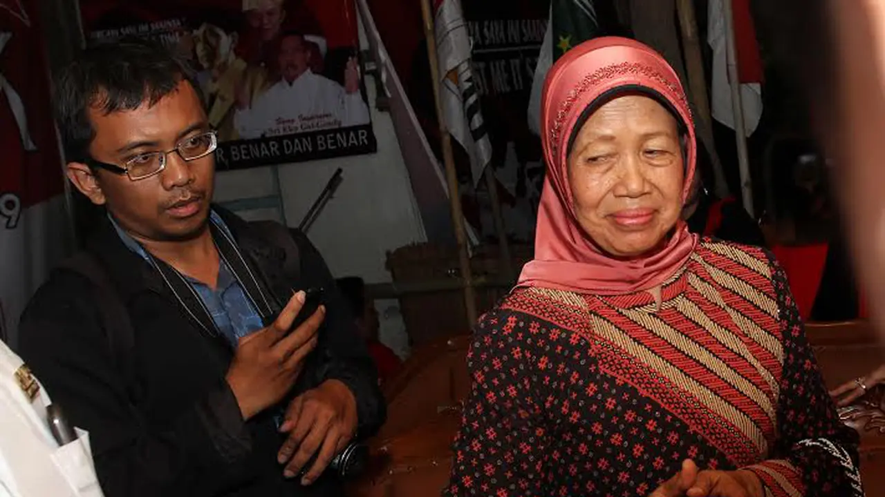 Ibunda Jokowi yang akan hadiri pelantikan sang anak.