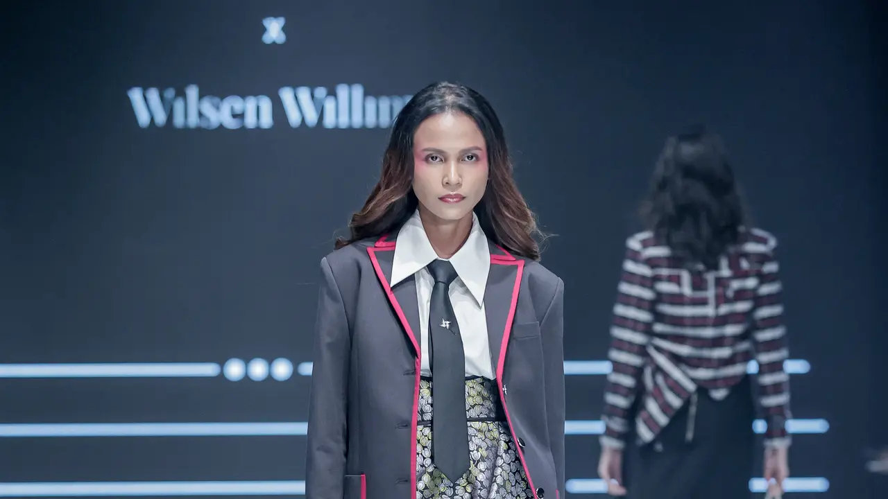 Tren Makeup Ekspresif dari Dear Me Beauty Lengkapi Koleksi Wilsen Willim di Plaza Indonesia Fashion Week 2025