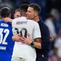 Pelatih Real Madrid, Xabi Alonso, memeluk Kylian Mbappe setelah laga melawan Marseille dalam laga matchday 1 League Phase Liga Champions 2025/2026 di Santiago Bernabeu, Rabu (17/9/2025) dini hari WIB. (AP Photo/Manu Fernandez)