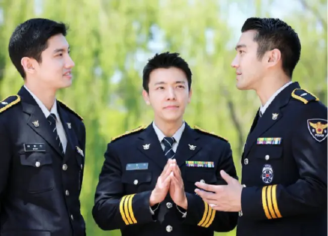 Changmin TVXQ, Choi Siwon dan Donghae Super Junior tengah menjalani wajib militer. (Instagram)