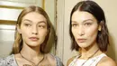 Gigi mengaku bahwa ia selalu membantu Bella jika adiknya bertanya mengenai situasi tertentu mengenai klien. (StyleCaster)