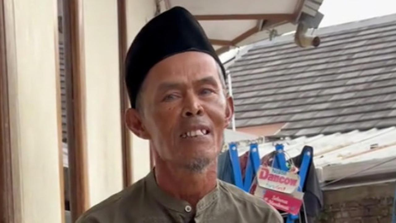 Perjuangan Lansia Penjual Agar-agar, Dapat Rezeki Umrah dari Kapolres, Tolak Ngemis karena Manusia Makhluk Mulia
