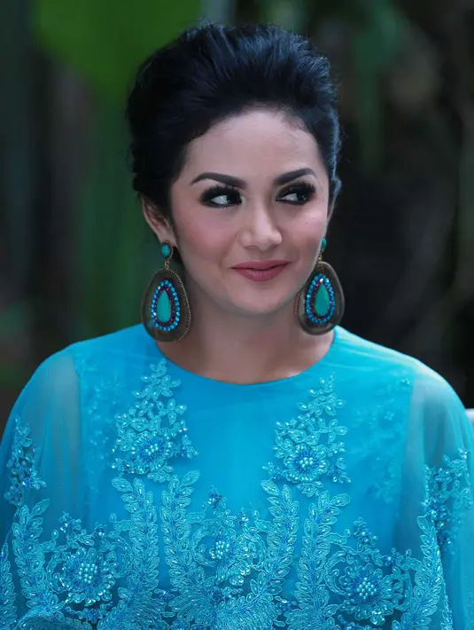 Krisdayanti mengaku jika Lebaran adalah moment yang paling baik untuk berkumpul bersama keluarga.(Deki Prayoga/Bintang.com)