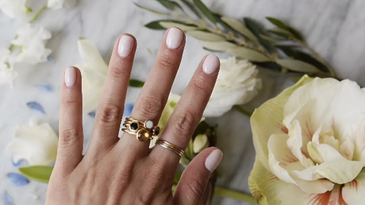6 Trik Menjaga Kuku Anda Sehat dengan Gel Manicure