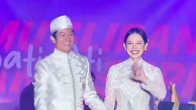 Momen Rio Haryanto dan Athina Ikut Joget dan Beri Saweran di Pesta Pernikahannya