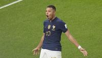 Kylian Mbappe menjadi pemain Prancis pertama yang mencetak lebih dari empat gol di dua edisi Piala Dunia. Mbappe mencetak dua gol kemenangan The Blues atas Polandia 3-1 di Al Thumama Stadium, Doha, Minggu (4/12/2022). (AP/Luca Bruno)