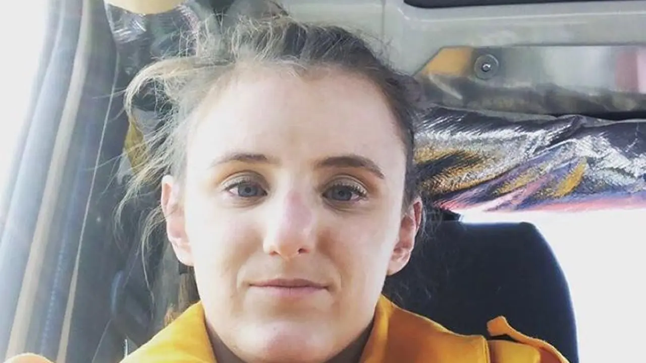 Kat Robinson, pemadam kebakaran wanita Australia.
