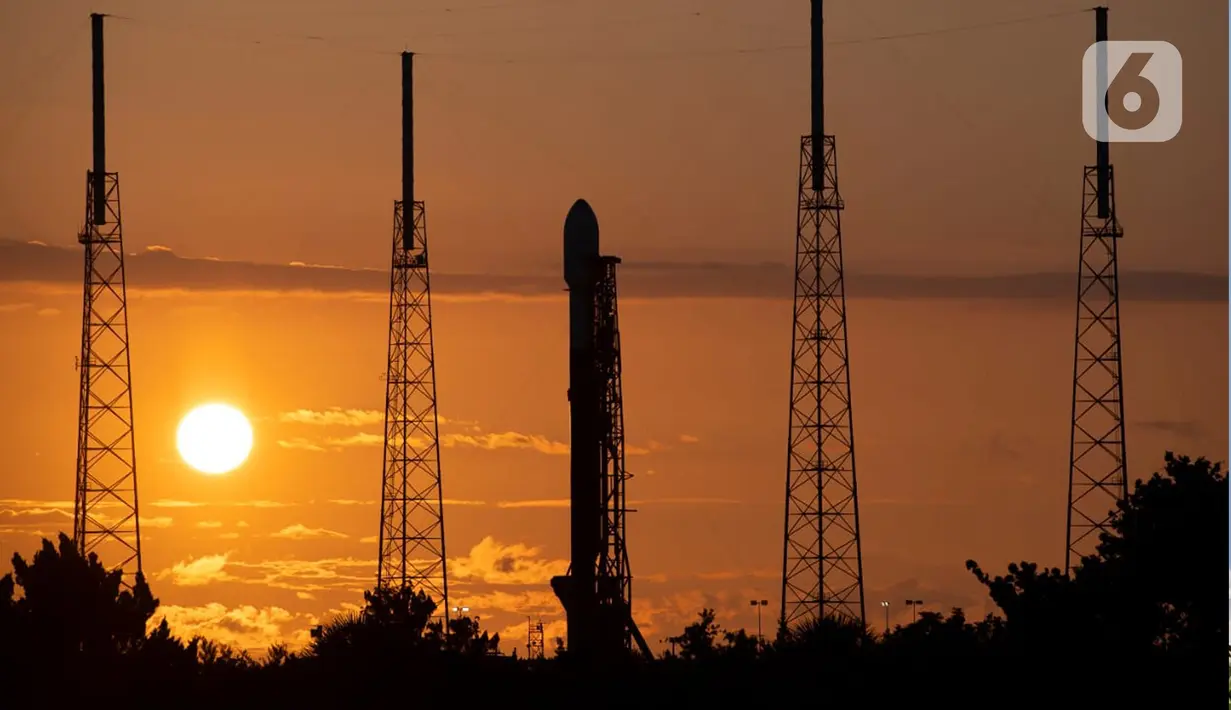 <p>Satelit Republik Indonesia (SATRIA-1) yang merupakan satelit internet pertama milik Pemerintah Indonesia sukses meluncur ke angkasa pada pukul 18.21 waktu setempat. (Liputan6.com/Ilyas Istianur Praditya)</p>