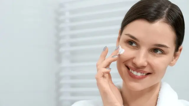 Langkah-Langkah Perawatan Wajah yang Wajib Dilakukan (Foto/Sumber: Freepik)