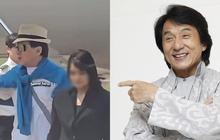 Potret Jackie Chan Menolak Sopan Saat Dipayungi Sekuriti di Bandara Indonesia, Bintang Top Dunia yang Tetap Bersahaja