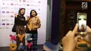 Pengunjung foto di booth XYZ Day 2018, Jakarta, Rabu (25/4). KapanLagi Youniverse yakni bersatunya PT Kreatif Media Karya dan PT KapanLagi Network. (Liputan6.com/Herman Zakharia)