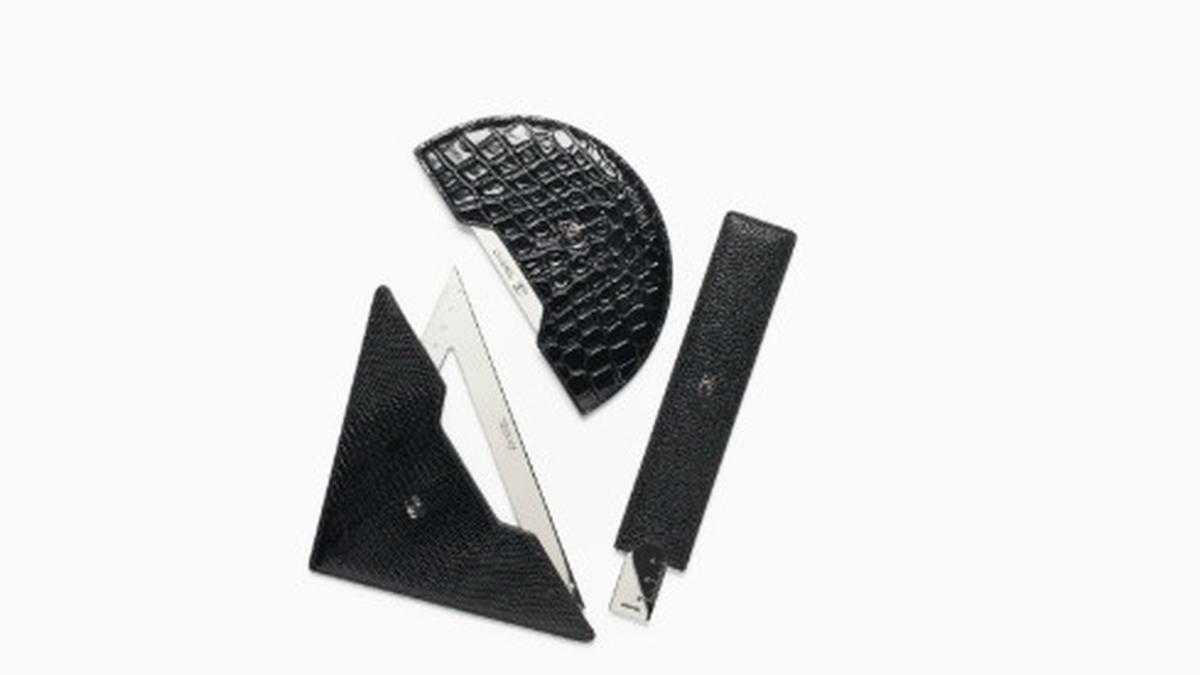 Chanel Bikin Geometry Set Mewah, Alat Tulis Jadi Fashion Statement Seharga Rp26,3 Juta