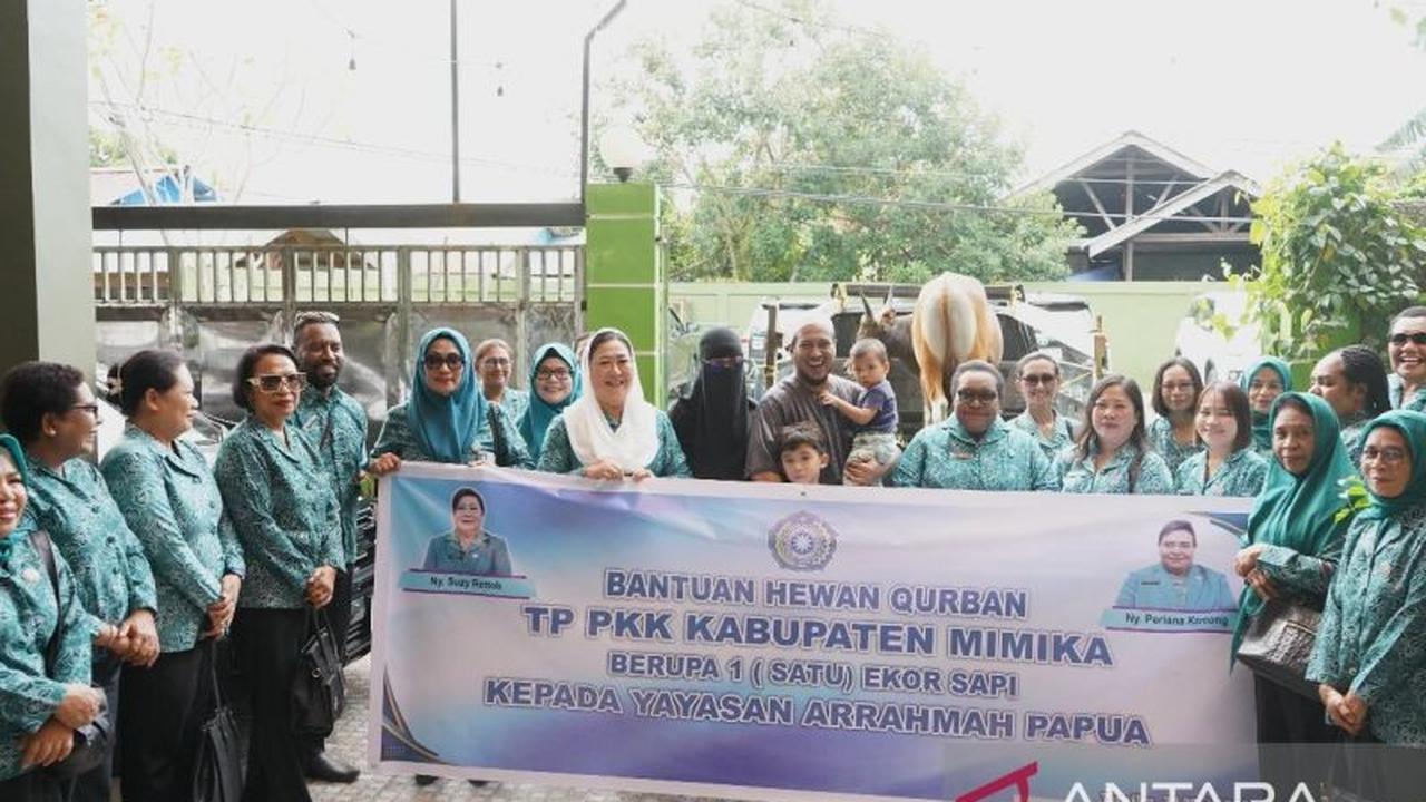 PKK Mimika Serahkan Sapi Kurban Perdana ke Yayasan Arrahmah Papua