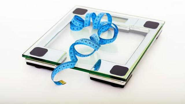 Ilustrasi timbangan berat badan