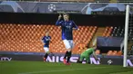 Gelandang Atalanta, Josip Ilicic berselebrasi usai mencetak gol ke gawang Valencia pada pertandingan leg kedua babak 16 besar Liga Champions di Mestalla, Spanyol (10/3/2020). Ilicic mencetak empat gol dipertandingan ini dan mengantar Atalanta menang 4-2 atas Valencia. (UEFA via AP)