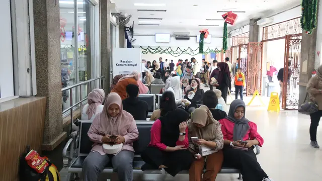 Masyarakat pengguna jasa kereta api
