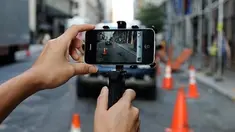 Saat ini smartphone berfitur kamera mumpuni sudah jamak ditemukan di pasaran. Hampir dapat dipastikan produk smartphone andalan dari setiap vendor hadir dengan kualitas kamera lebih dari cukup.