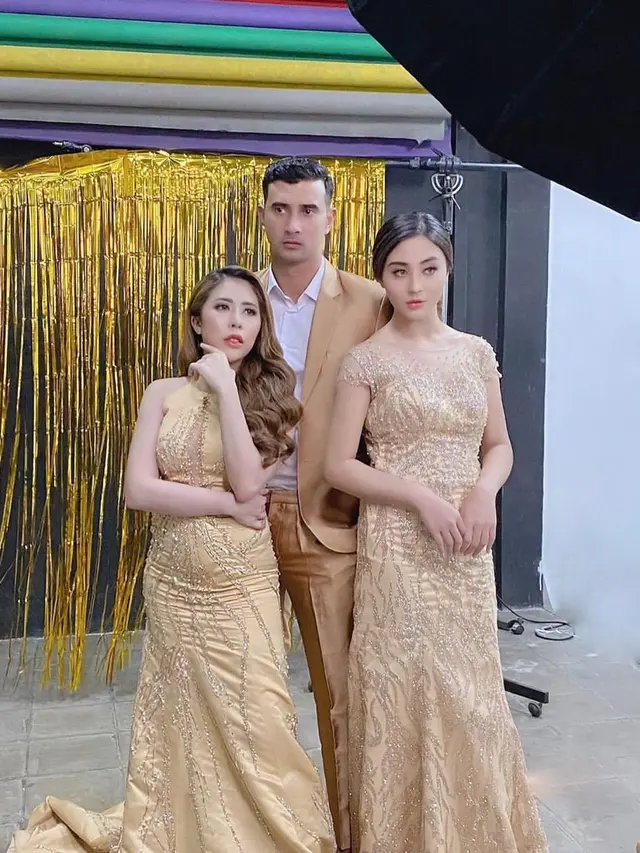7 Momen Kebersamaan Ali Syakieb dan Margin Winaya, Aksi Pemotretannya Viral