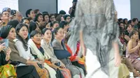 Cinta Wastra Nusantara, Puan Maharani Duduk di Front Row Peragaan Busana Obin di JFW 2024 (Tangkapan Layar Instagram/puanmaharaniri)