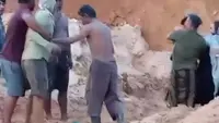 Viral Perkelahian 3 Pekerja di Tuban, Aksi Saling Kunci Bikin Geger Lokasi Tambang