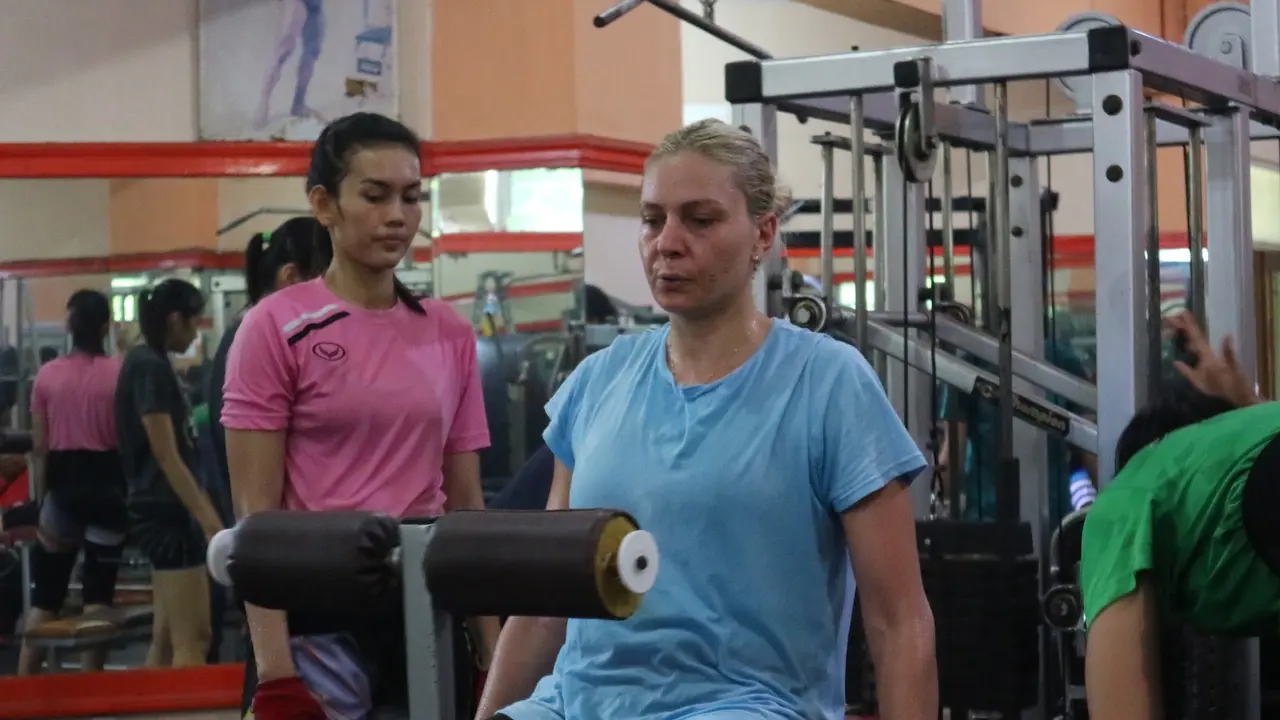 Yeliz Basa, Gresik Petrokimia
