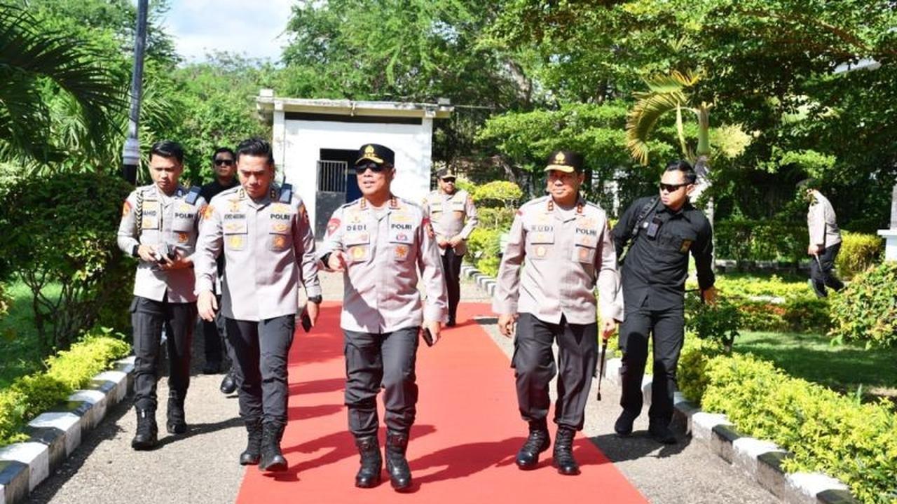 Wakapolri Ajak Perwira Akpol 1990 Gelar Bakti Sosial di Flores Timur NTT