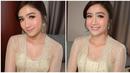 Ini adalah potret terbaru Febby Rastanty jadi bridesmaid di pernikahan sahabat. Makeup flawless dan rambut disanggul membuat bintang sinetron Merindu Baginda Nabi ini makin memesona. Bahkan saking cantiknya, ada yang menyebut Febby bak boneka. Anting yang dikenakan Febby membuat penampilannya makin cantik dan elegan. (Liputan6.com/IG/@febbyrastanty)