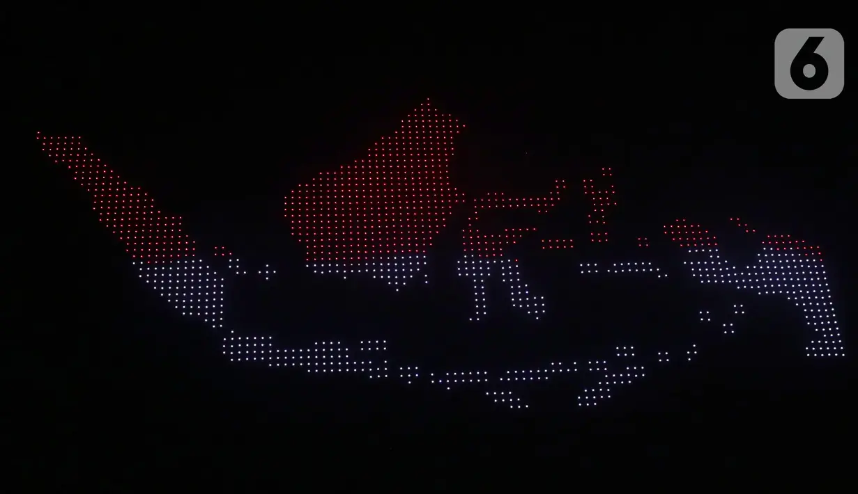 Ratusan pesawat tanpa awak atau drone menghiasi langit Stadion Si Jalak Harupat, Bandung, Jawa Barat, Minggu (13/7/2025) usai gelaran laga final turnamen Piala Presiden 2025. (Liputan6.com/Helmi Fithriansyah)