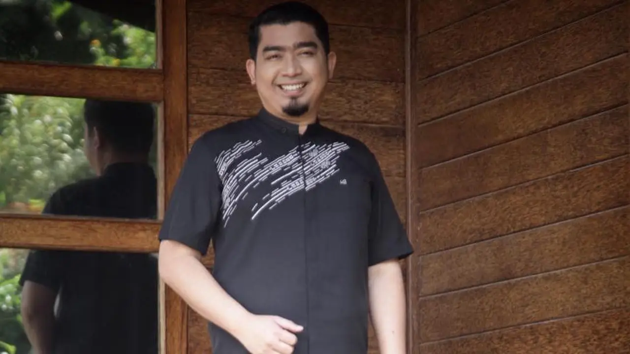[Fimela] Keluarga Ustad Solmed dan April Jasmine