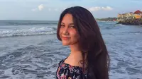 6 Potret Cantik Olivia Nelbra, Penyanyi yang Lagunya Jadi Perhatian Jokowi