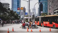 Ilustrasi kendaraan umum. (Photo by Azka Rayhansyah on Unsplash)