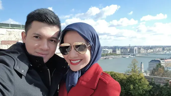 [Bintang] Irwansyah dan Zaskia Sungkar