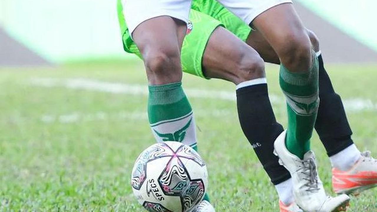 Musim 2022, Liga masih berjalan belum maksimal. PSMS Medan nampak menggunakan jersey <i>away</i> berwarna putih.