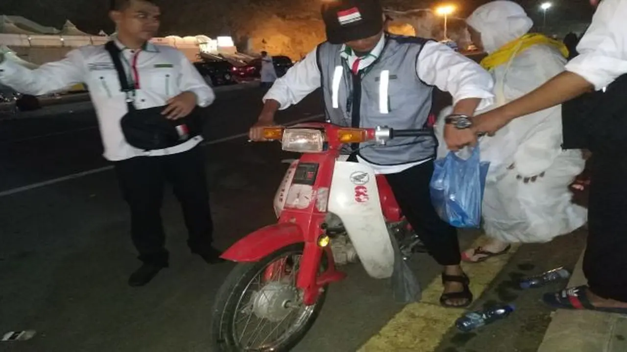 Astuti nama motor pengantar jemaah haji di Mina. Liputan6.com/Nurmayanti