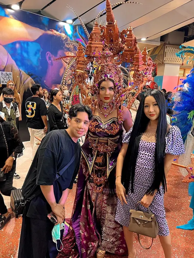 6 Potret Lucinta Luna Datang ke Miss International Queen, Dukung Millen Cyrus