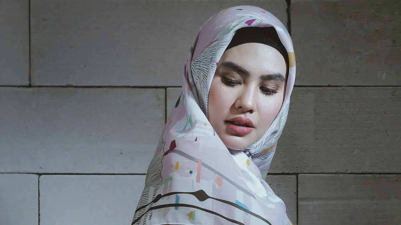 [Bintang] B3 Eksklusif Kartika Putri