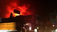 Ratusan kios dan los di Pasar Wonokriyo, Gombong, Jawa Tengah, terbakar hebat. (Foto: Polres Kebumen/Liputan6.com/Muhamad Ridlo)