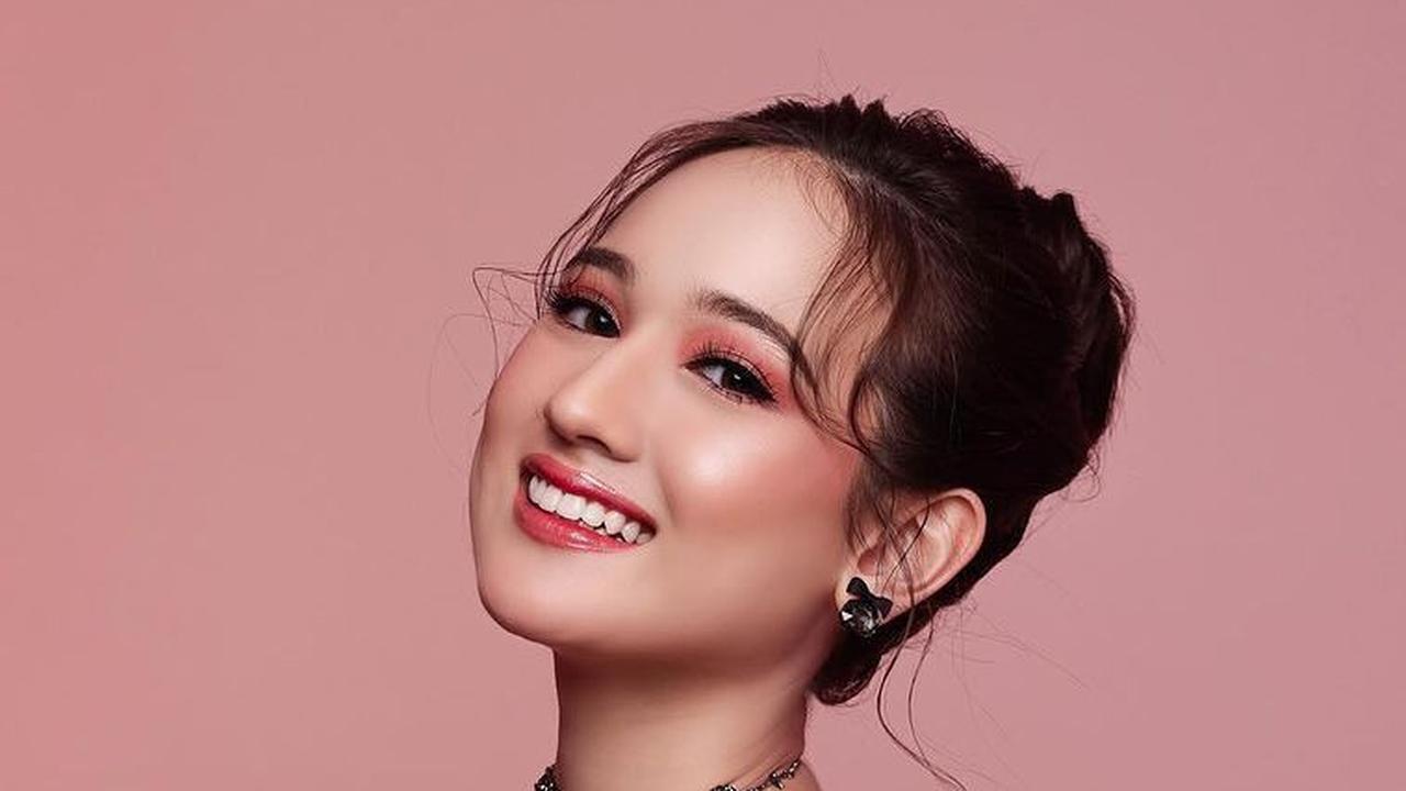 Kepergok Dekat dengan Al Ghazali, Ini Sosok Laura Moane yang Curi Perhatian