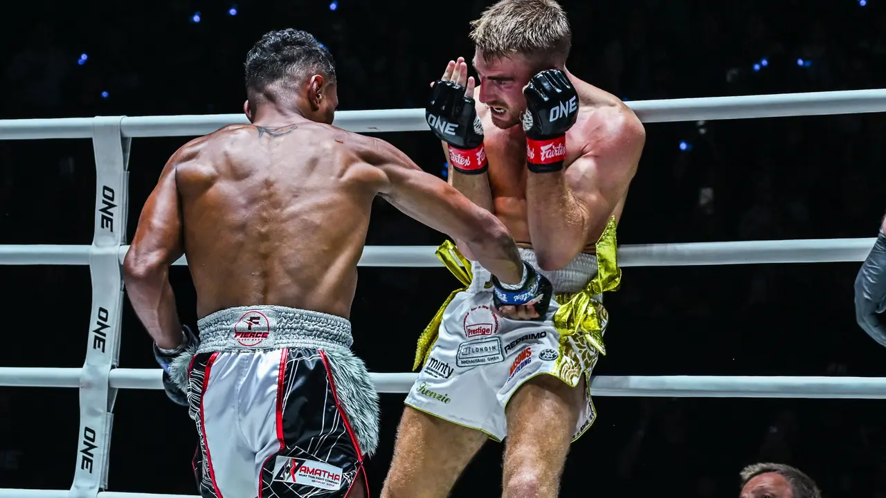 Jonathan Haggerty Menang TKO Lawan Felipe Lobo