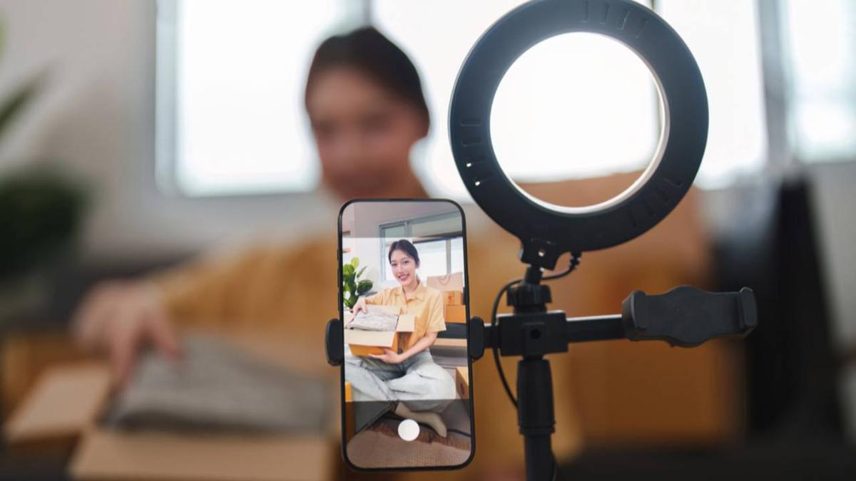 Konten Ramadan Auto Estetik, Ini Deretan Tripod HP Berkualitas yang Wajib Kamu Punya