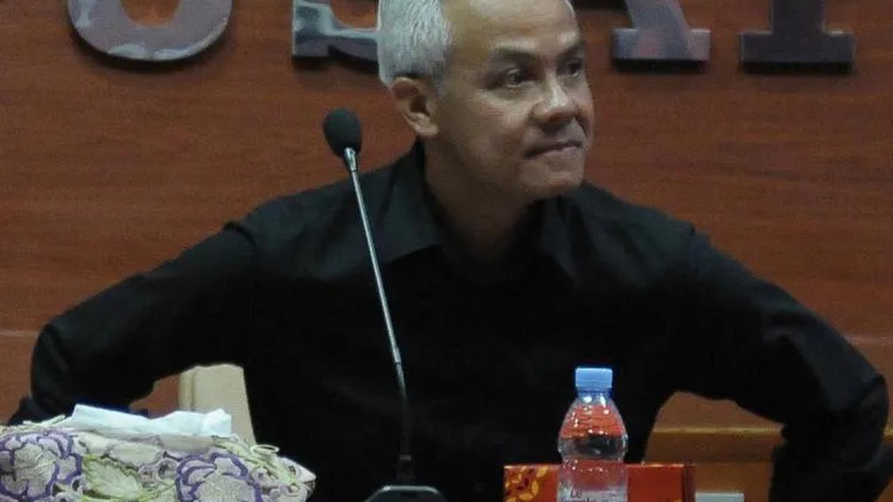 Dialog ini membahas berbagai hal, salah satunya kebebasan Pers.