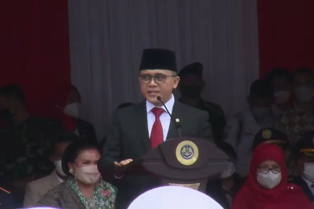 Menteri Pendayagunaan Aparatur Negara dan Reformasi Birokrasi (PAN-RB) Abdullah Azwar Anas dalam Upacara Pelantikan Terpadu Perwira Transportasi Kementerian Perhubungan, di Kawasan Monas, Selasa (25/19/2022).
