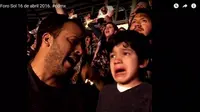 Seorang ayah mengajak anaknya yang menderita autis untuk menonton konser grup musik favoritnya, Coldplay.