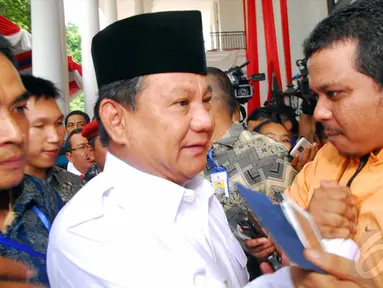 Calon presiden Prabowo Subianto menerima dukungan dari tiga organisasi kemasyarakatan (Liputan6.com/Miftahul Hayat).